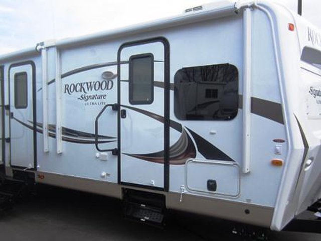 2015 Forest River Rockwood Signature Ultra Lite Photo