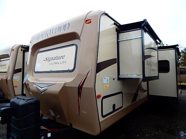 2015 Forest River Rockwood Signature Ultra Lite Photo