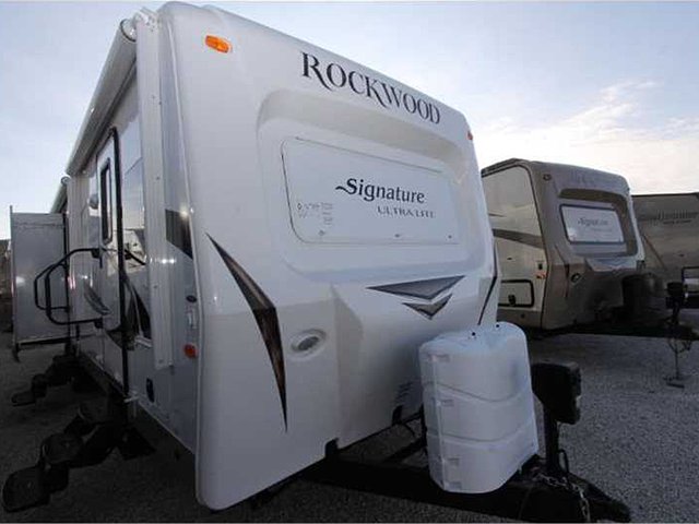 2015 Forest River Rockwood Signature Ultra Lite Photo