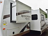 2016 Forest River Rockwood Signature Ultra Lite Photo #2