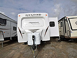 2015 Forest River Rockwood Signature Ultra Lite Photo #4