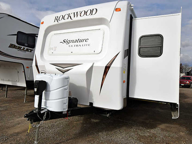 2015 Forest River Rockwood Signature Ultra Lite Photo