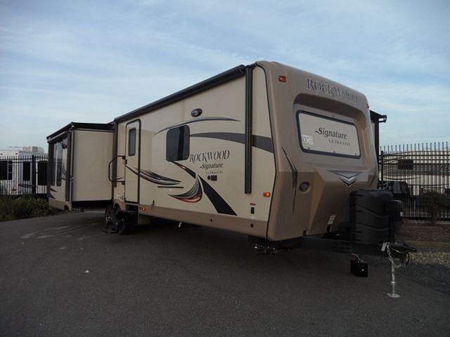 2015 Forest River Rockwood Signature Ultra Lite Photo
