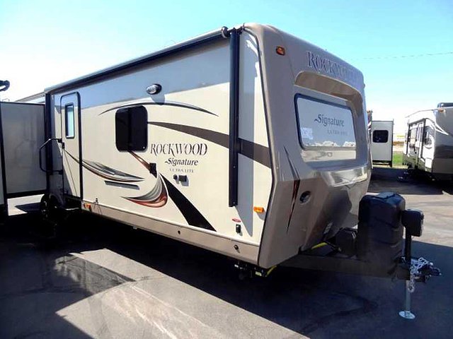 2016 Forest River Rockwood Signature Ultra Lite Photo