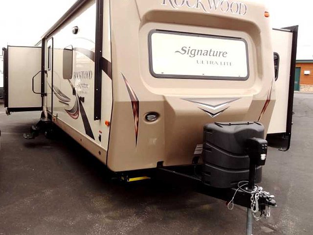2016 Forest River Rockwood Signature Ultra Lite Photo