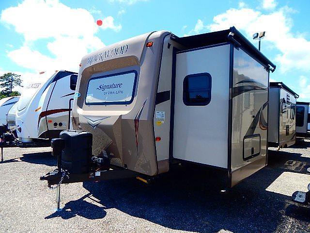 2016 Forest River Rockwood Signature Ultra Lite Photo