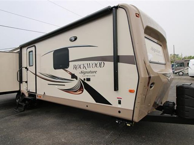2016 Forest River Rockwood Signature Ultra Lite Photo