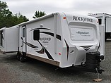 2015 Forest River Rockwood Signature Ultra Lite Photo #2