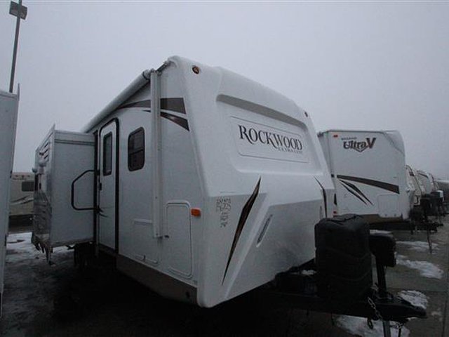 2015 Forest River Rockwood Ultra Lite Photo