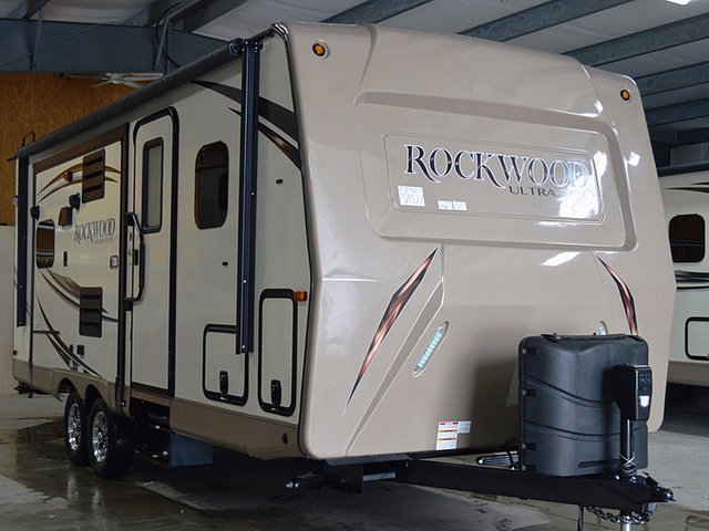 2015 Forest River Rockwood Ultra Lite Photo