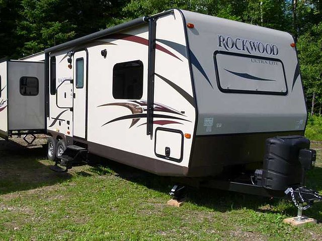 2015 Forest River Rockwood Ultra Lite Photo