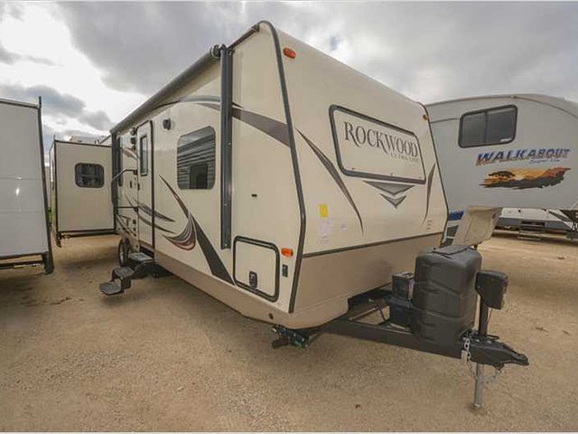 2015 Forest River Rockwood Ultra Lite Photo