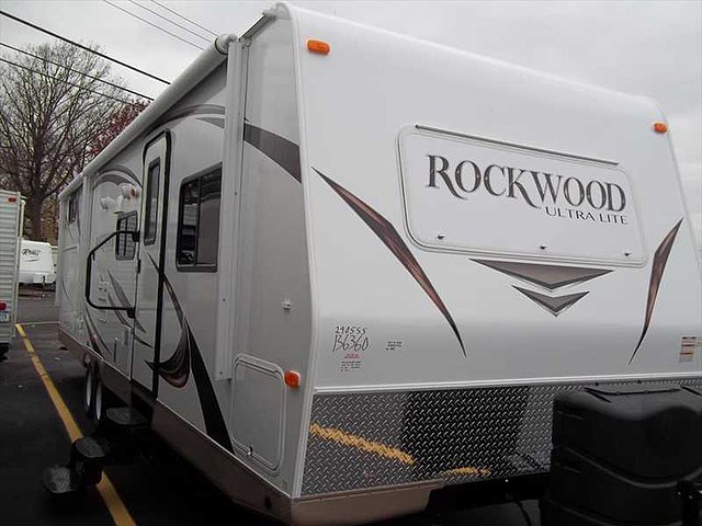 2015 Forest River Rockwood Ultra Lite Photo