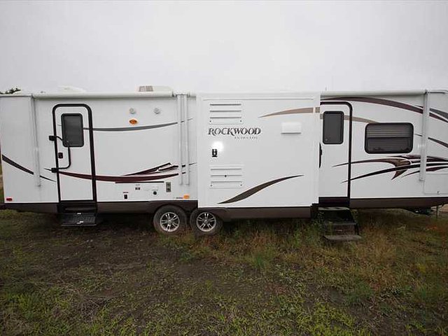 2015 Forest River Rockwood Ultra Lite Photo