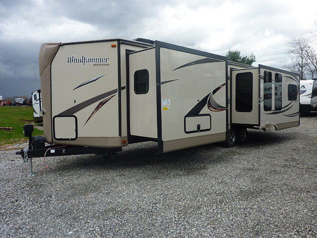 15 Forest River Rockwood Windjammer