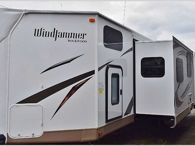 2016 Forest River Rockwood Windjammer Photo