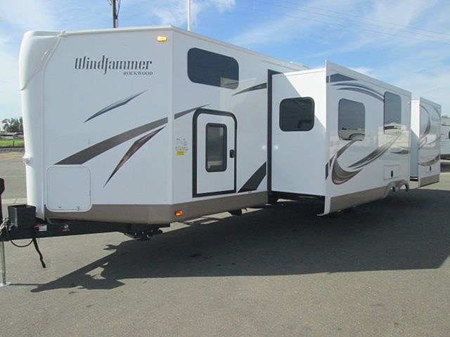 16 Forest River Rockwood Windjammer