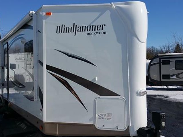 2015 Forest River Rockwood Windjammer Photo