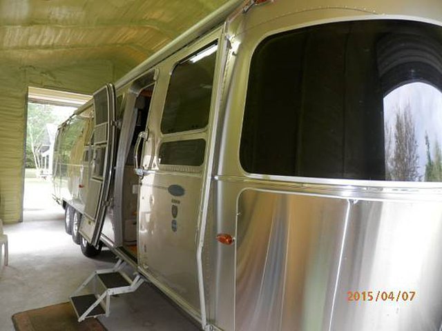 11 Airstream Classic Limited