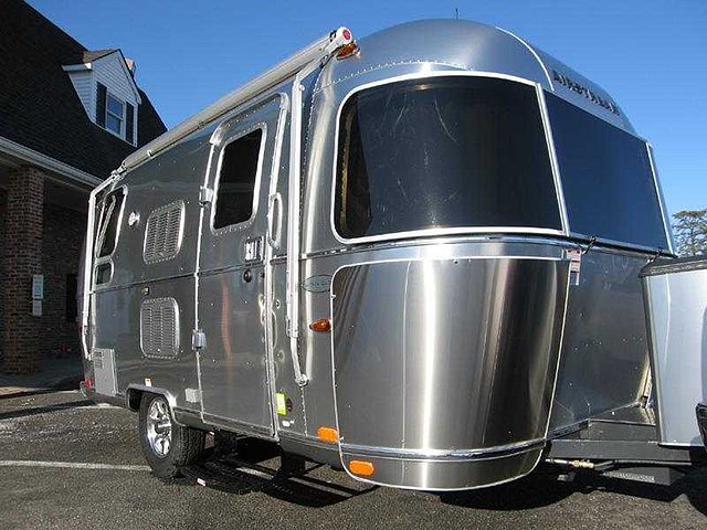 15 Airstream Flying Cloud