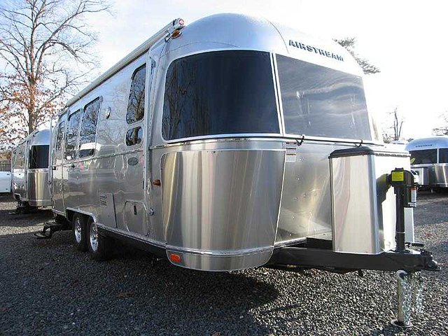 15 Airstream Flying Cloud