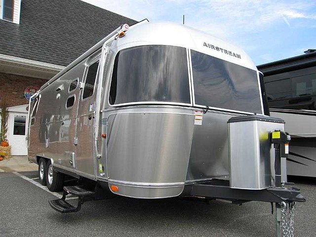 15 Airstream Flying Cloud