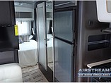 2012 Airstream International Photo #5