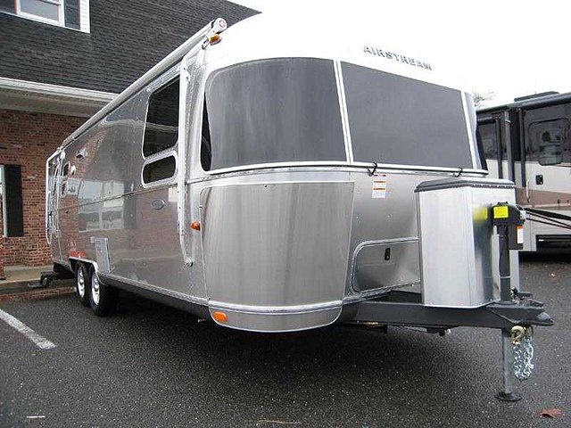 15 Airstream Flying Cloud