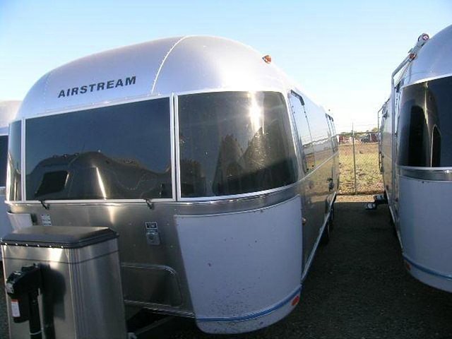 14 Airstream Flying Cloud