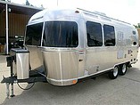 15 Airstream International Signature