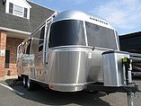 15 Airstream International Signature