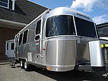 15 Airstream International Signature