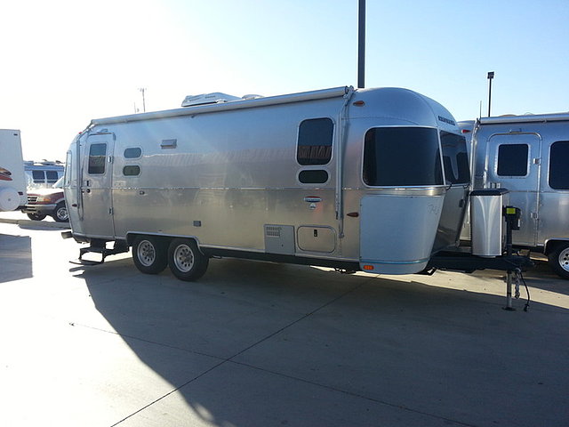 15 Airstream International Serenity