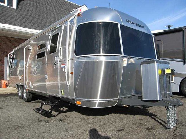 15 Airstream International Serenity