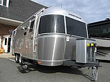 15 Airstream International Signature