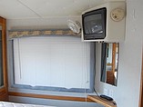 2005 Airstream Land Yacht Photo #11