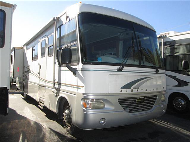 00 Airstream Land Yacht