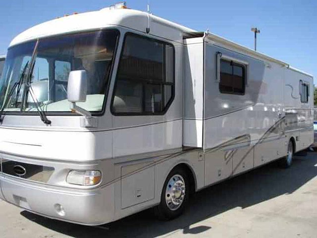 2000 Airstream Land Yacht Photo