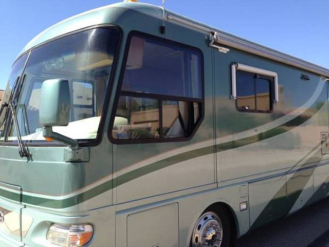 2002 Airstream Land Yacht Photo