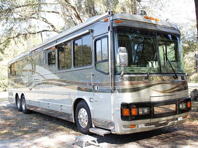 2001 Bluebird Wanderlodge Photo