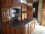 2011 Coachmen Brookstone Photo #9