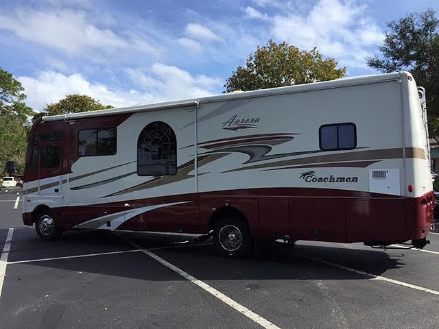 2006 Coachmen Aurora Photo