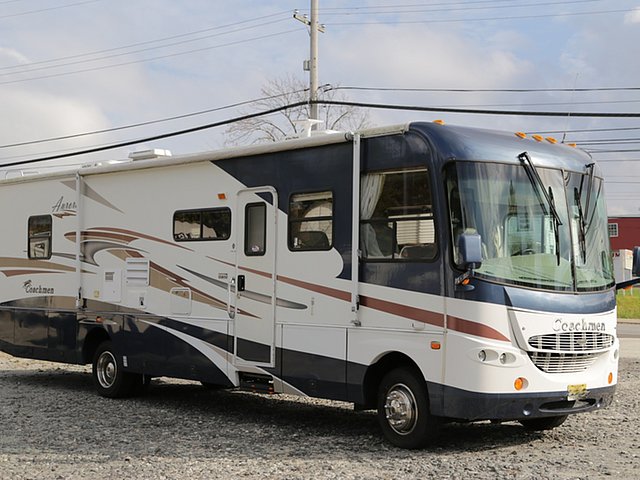 2006 Coachmen Aurora Photo