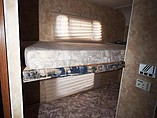 2006 Coachmen Capri Photo #9