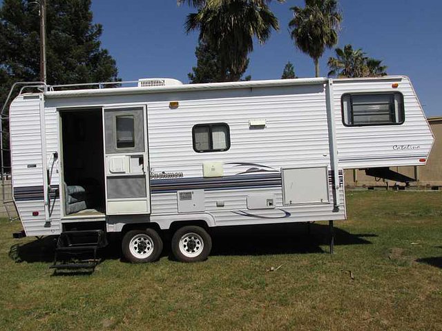 2000 Coachmen Catalina Photo