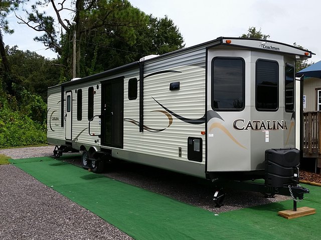 2015 Coachmen Catalina Destination Series Photo