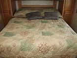 2009 Coachmen Chaparral Photo #24