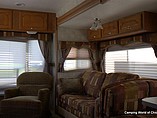 2005 Coachmen Chaparral Photo #9