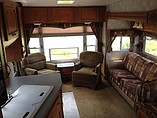 2005 Coachmen Chaparral Photo #5