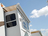 2005 Coachmen Chaparral Photo #3